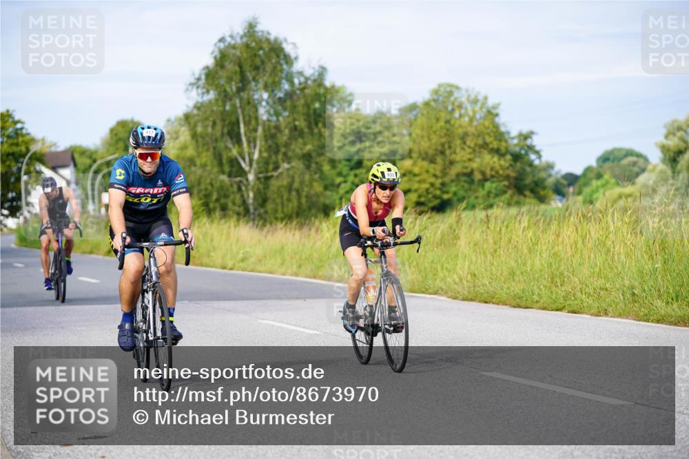 31.08.2025 - Elbe Triathlon Hamburg Michael Burmester http://msf.ph/oto/8673970 31.08.2025 10:13:20 Radfahren 417, 477, 494, 546, 833, 851 meine-sportfotos.de