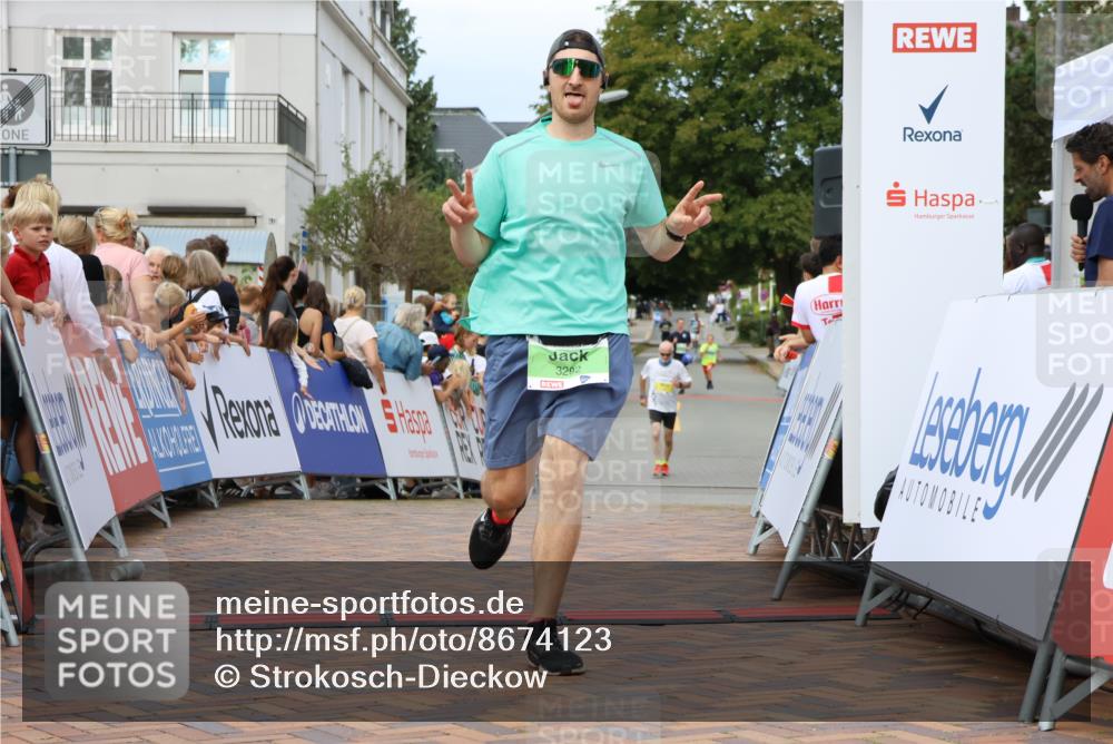 31.08.2025 - 21. Blankeneser Heldenlauf Strokosch-Dieckow http://msf.ph/oto/8674123 31.08.2025 10:51:21 Ziel 3388, 3292 meine-sportfotos.de