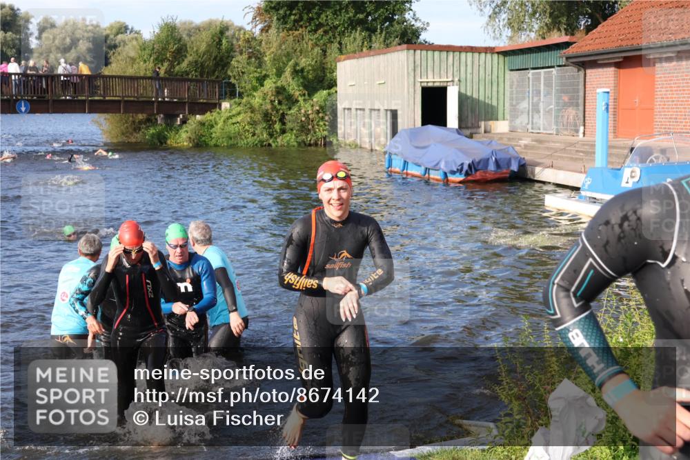 31.08.2025 - Elbe Triathlon Hamburg Luisa Fischer http://msf.ph/oto/8674142 31.08.2025 08:46:55 Schwimmen 247, 259, 266, 383, 385 meine-sportfotos.de