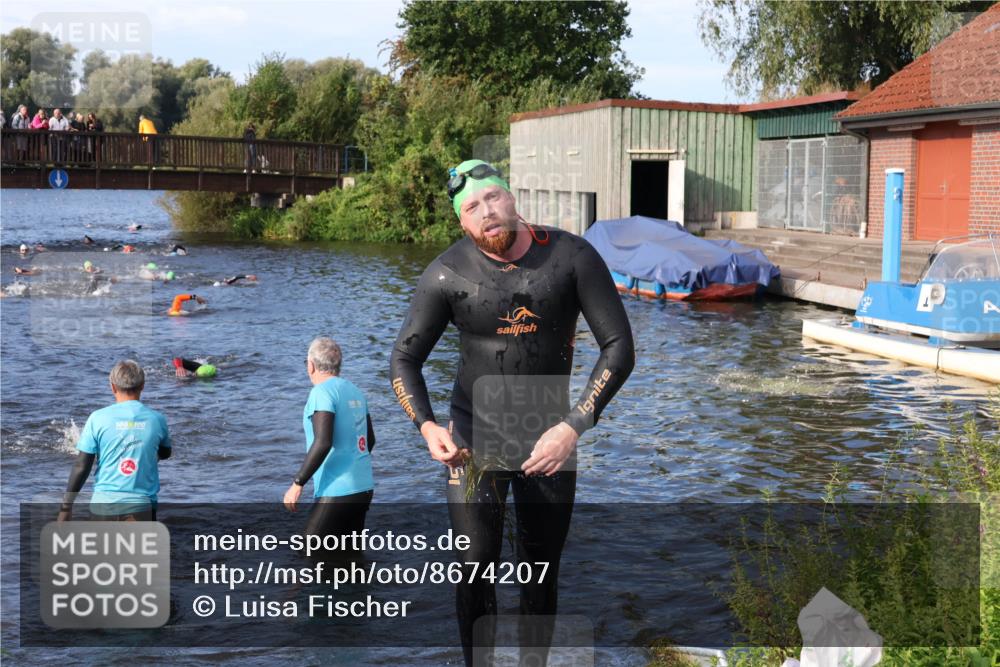 31.08.2025 - Elbe Triathlon Hamburg Luisa Fischer http://msf.ph/oto/8674207 31.08.2025 08:47:11 Schwimmen 290, 310 meine-sportfotos.de