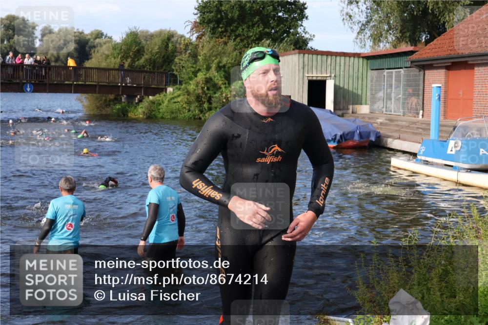 31.08.2025 - Elbe Triathlon Hamburg Luisa Fischer http://msf.ph/oto/8674214 31.08.2025 08:47:12 Schwimmen 290, 310 meine-sportfotos.de