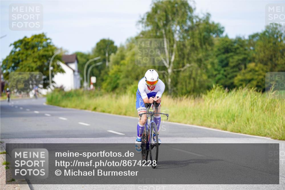 31.08.2025 - Elbe Triathlon Hamburg Michael Burmester http://msf.ph/oto/8674228 31.08.2025 10:14:17 Radfahren 623, 759, 888 meine-sportfotos.de