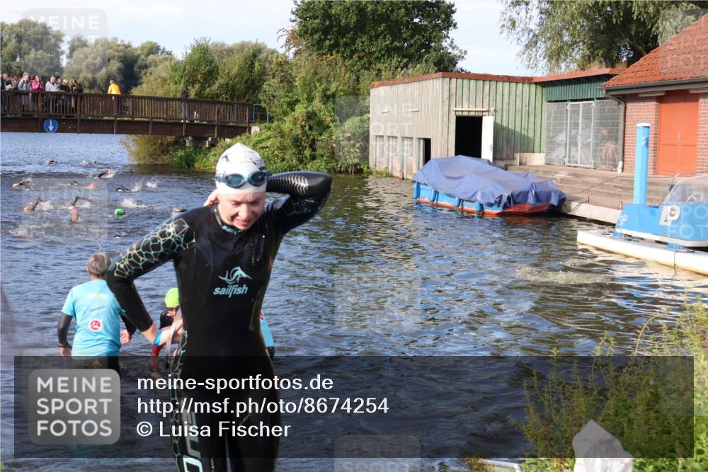 31.08.2025 - Elbe Triathlon Hamburg Luisa Fischer http://msf.ph/oto/8674254 31.08.2025 08:47:21 Schwimmen 290, 347 meine-sportfotos.de