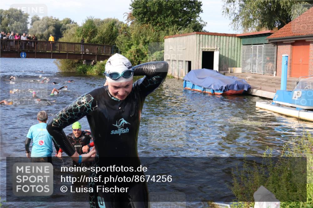 31.08.2025 - Elbe Triathlon Hamburg Luisa Fischer http://msf.ph/oto/8674256 31.08.2025 08:47:22 Schwimmen 290, 347 meine-sportfotos.de