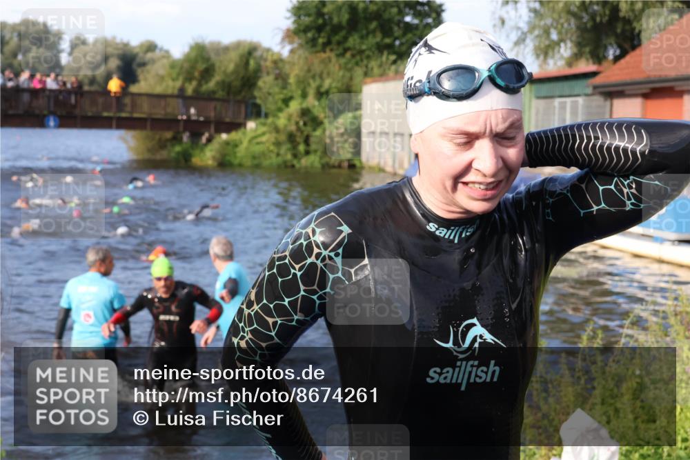 31.08.2025 - Elbe Triathlon Hamburg Luisa Fischer http://msf.ph/oto/8674261 31.08.2025 08:47:22 Schwimmen 290, 347 meine-sportfotos.de