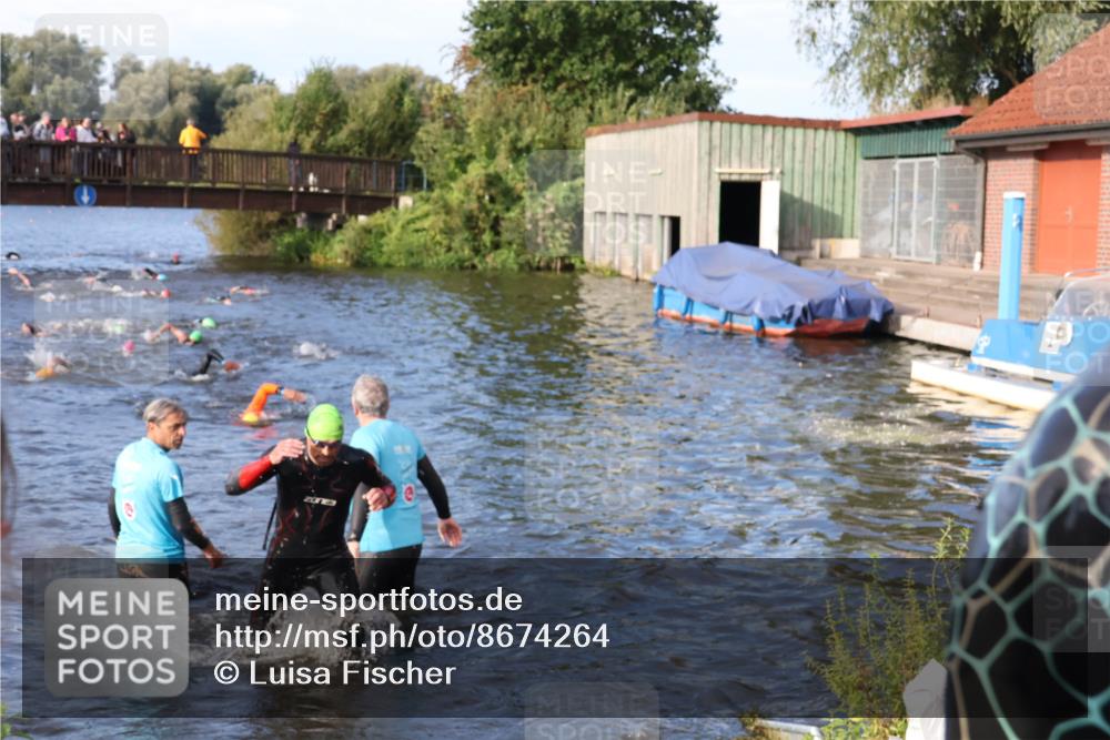 31.08.2025 - Elbe Triathlon Hamburg Luisa Fischer http://msf.ph/oto/8674264 31.08.2025 08:47:23 Schwimmen 290, 347 meine-sportfotos.de