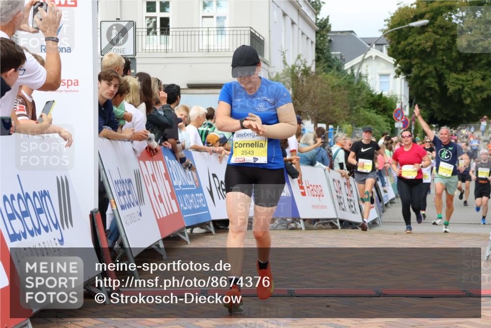 31.08.2025 - 21. Blankeneser Heldenlauf Strokosch-Dieckow http://msf.ph/oto/8674376 31.08.2025 10:30:11 Ziel 2210, 2445, 2444, 2169, 2226, 2543 meine-sportfotos.de