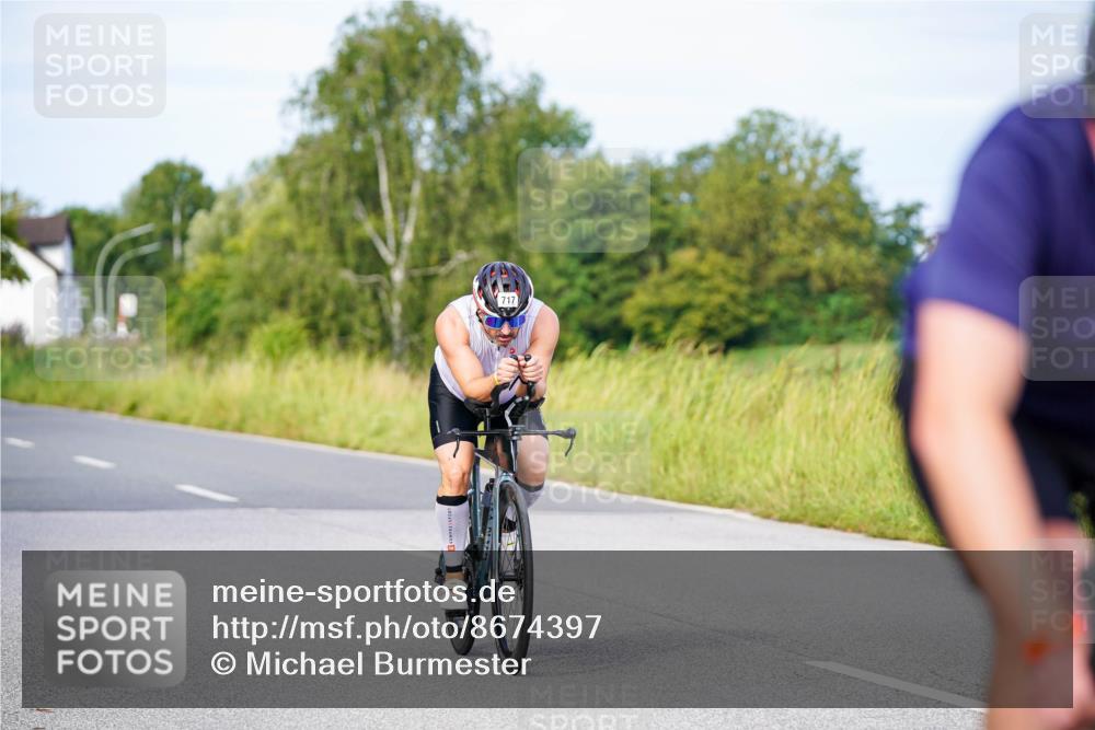 31.08.2025 - Elbe Triathlon Hamburg Michael Burmester http://msf.ph/oto/8674397 31.08.2025 10:14:53 Radfahren 615, 617, 717, 800 meine-sportfotos.de