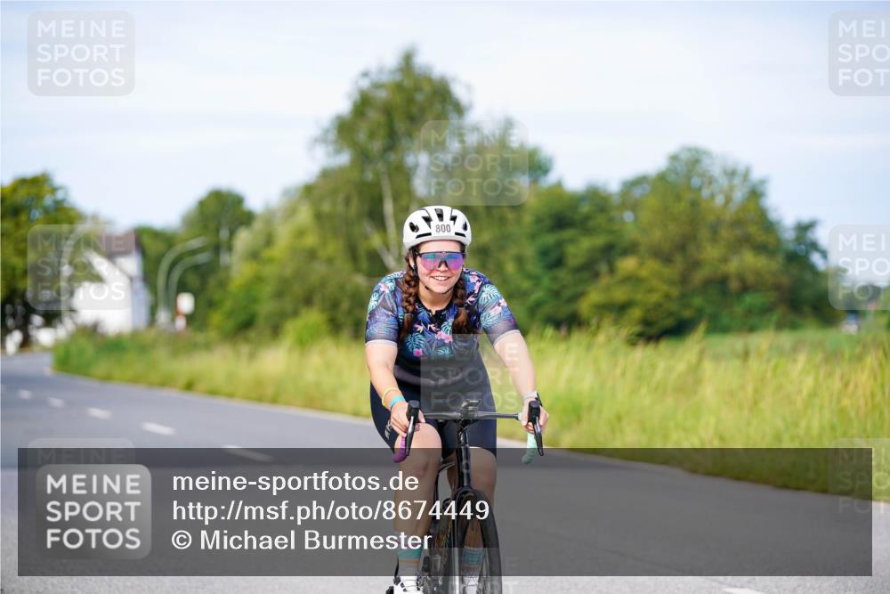 31.08.2025 - Elbe Triathlon Hamburg Michael Burmester http://msf.ph/oto/8674449 31.08.2025 10:14:58 Radfahren 455, 617, 758, 800 meine-sportfotos.de