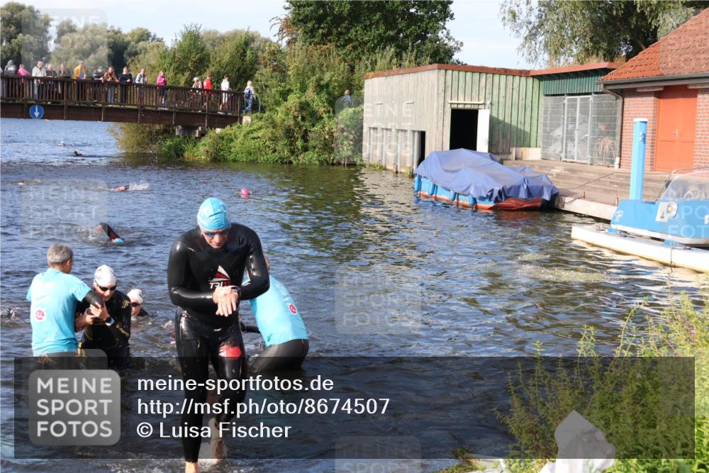 31.08.2025 - Elbe Triathlon Hamburg Luisa Fischer http://msf.ph/oto/8674507 31.08.2025 08:48:01 Schwimmen 258, 297, 330, 341 meine-sportfotos.de