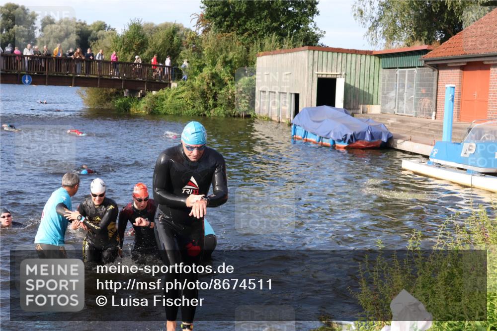 31.08.2025 - Elbe Triathlon Hamburg Luisa Fischer http://msf.ph/oto/8674511 31.08.2025 08:48:02 Schwimmen 258, 297, 329, 330, 341 meine-sportfotos.de