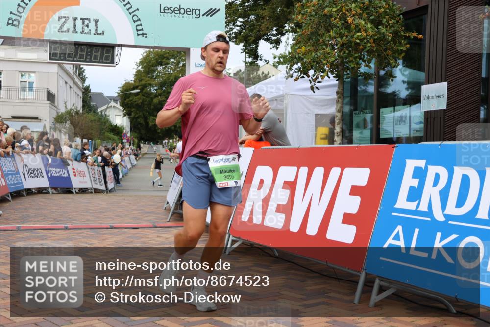 31.08.2025 - 21. Blankeneser Heldenlauf Strokosch-Dieckow http://msf.ph/oto/8674523 31.08.2025 10:50:33 Ziel 3699, 3354, 3564 meine-sportfotos.de