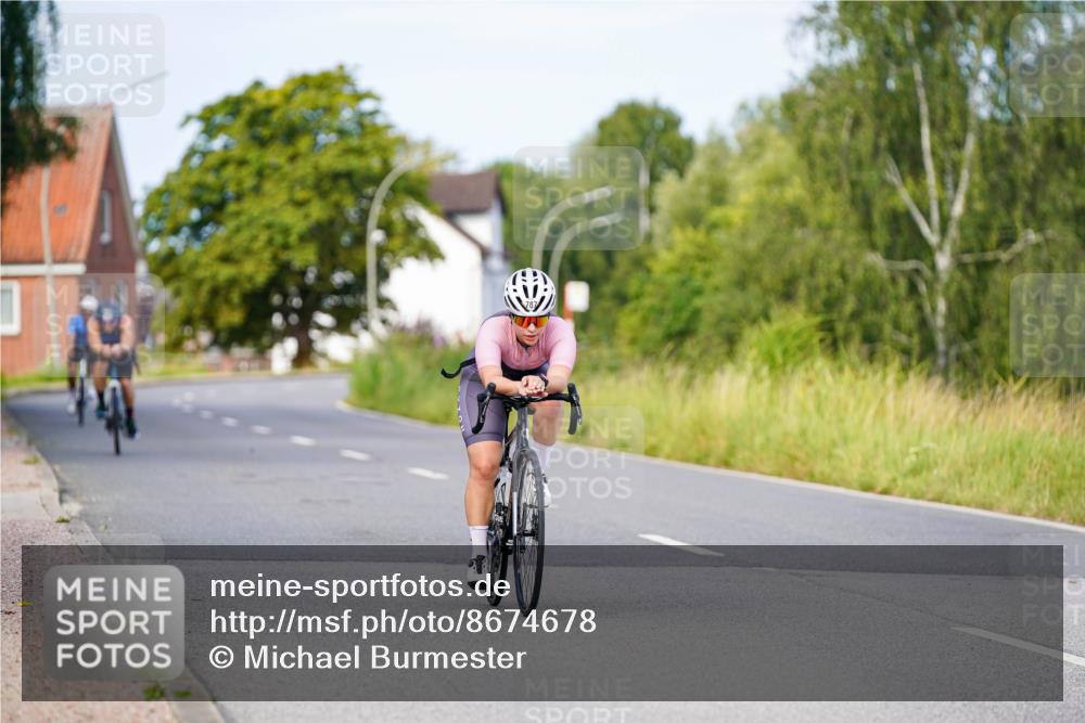 31.08.2025 - Elbe Triathlon Hamburg Michael Burmester http://msf.ph/oto/8674678 31.08.2025 10:15:53 Radfahren 605, 624, 787 meine-sportfotos.de