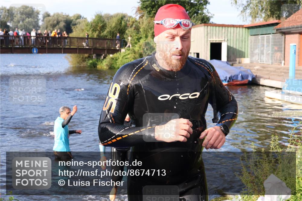31.08.2025 - Elbe Triathlon Hamburg Luisa Fischer http://msf.ph/oto/8674713 31.08.2025 08:49:30 Schwimmen 173, 294, 327 meine-sportfotos.de
