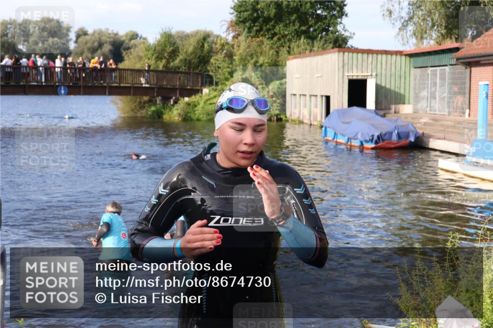 31.08.2025 - Elbe Triathlon Hamburg Luisa Fischer http://msf.ph/oto/8674730 31.08.2025 08:49:32 Schwimmen 173, 294, 327 meine-sportfotos.de