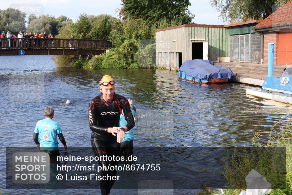 31.08.2025 - Elbe Triathlon Hamburg Luisa Fischer http://msf.ph/oto/8674755 31.08.2025 08:49:40 Schwimmen 253, 327 meine-sportfotos.de