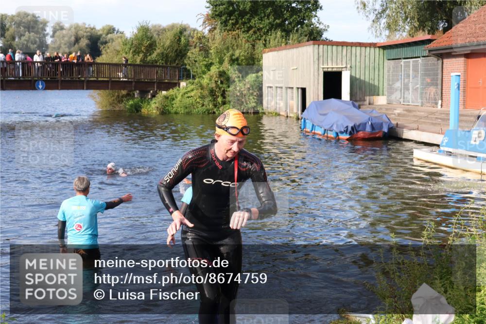 31.08.2025 - Elbe Triathlon Hamburg Luisa Fischer http://msf.ph/oto/8674759 31.08.2025 08:49:41 Schwimmen 253, 327 meine-sportfotos.de