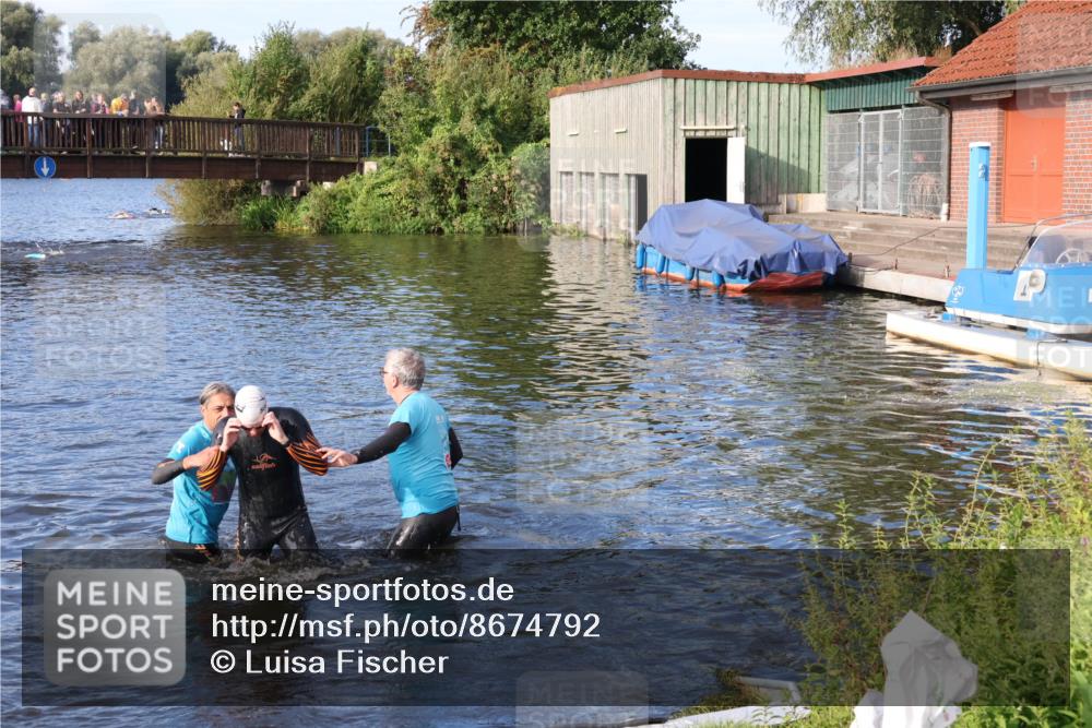 31.08.2025 - Elbe Triathlon Hamburg Luisa Fischer http://msf.ph/oto/8674792 31.08.2025 08:49:55 Schwimmen 359 meine-sportfotos.de