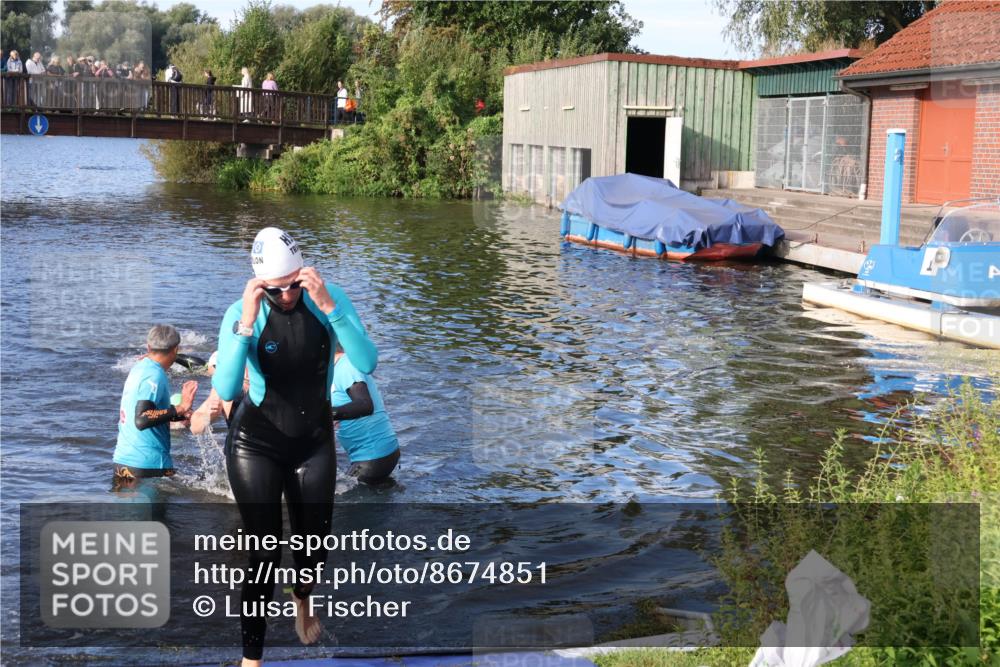 31.08.2025 - Elbe Triathlon Hamburg Luisa Fischer http://msf.ph/oto/8674851 31.08.2025 08:50:46 Schwimmen 255, 284, 389, 443 meine-sportfotos.de