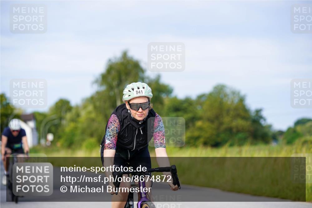 31.08.2025 - Elbe Triathlon Hamburg Michael Burmester http://msf.ph/oto/8674872 31.08.2025 10:16:56 Radfahren 427, 804, 841, 928 meine-sportfotos.de
