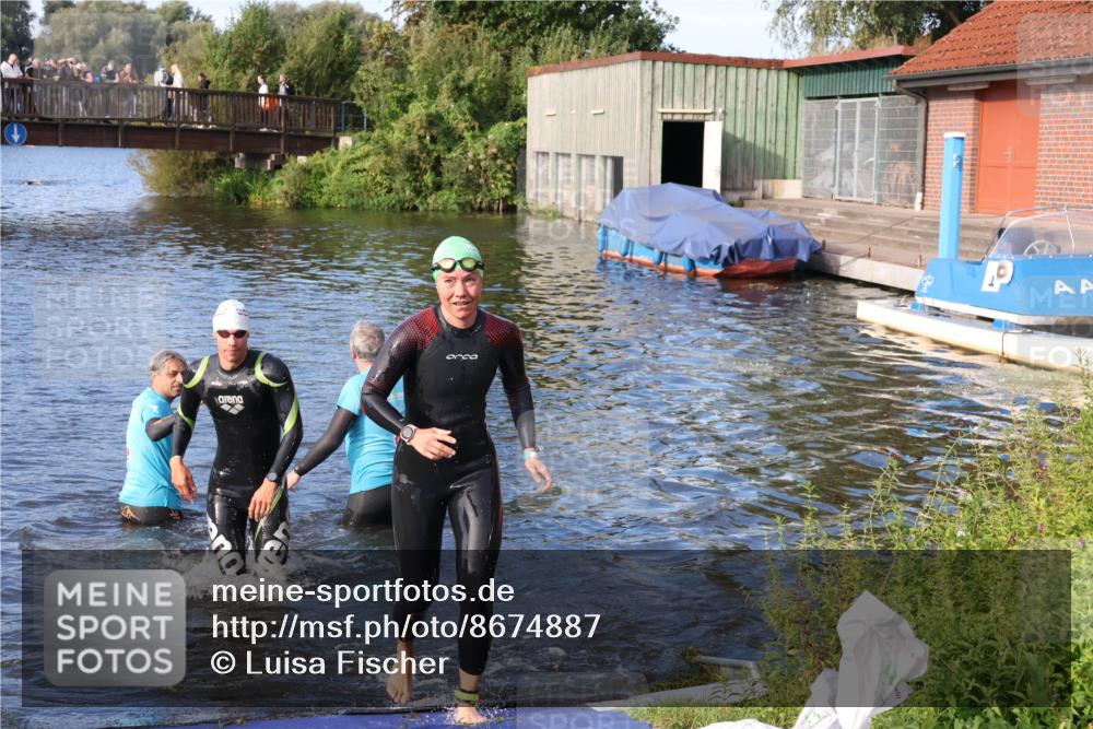 31.08.2025 - Elbe Triathlon Hamburg Luisa Fischer http://msf.ph/oto/8674887 31.08.2025 08:50:53 Schwimmen 284, 443 meine-sportfotos.de