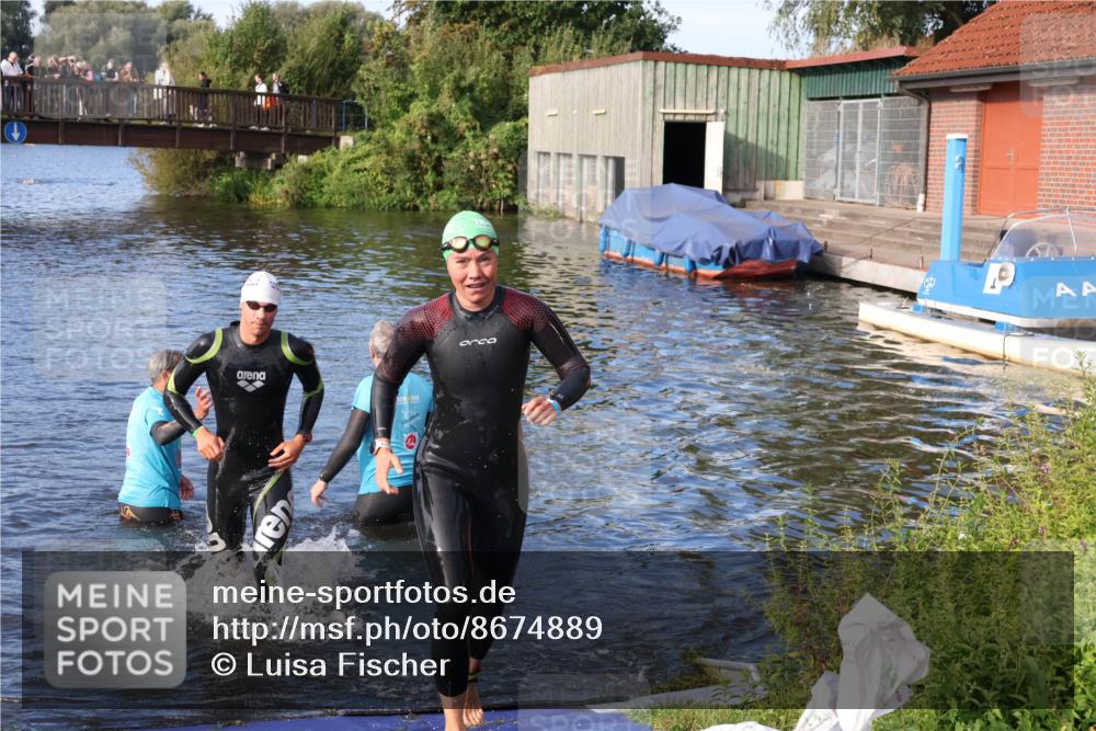 31.08.2025 - Elbe Triathlon Hamburg Luisa Fischer http://msf.ph/oto/8674889 31.08.2025 08:50:54 Schwimmen 284, 443 meine-sportfotos.de