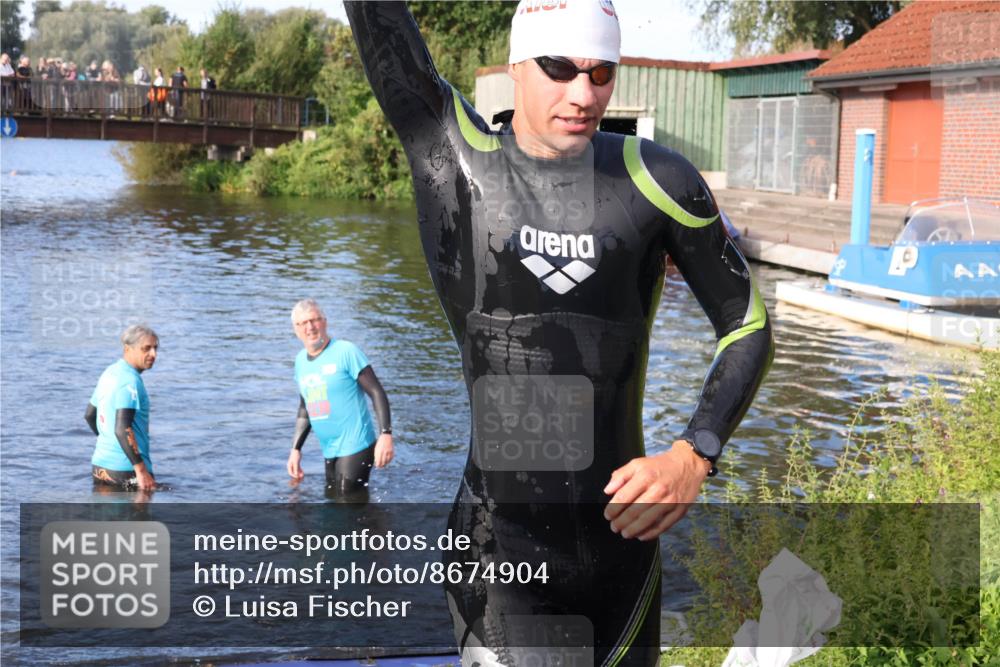 31.08.2025 - Elbe Triathlon Hamburg Luisa Fischer http://msf.ph/oto/8674904 31.08.2025 08:50:56 Schwimmen 284, 443 meine-sportfotos.de