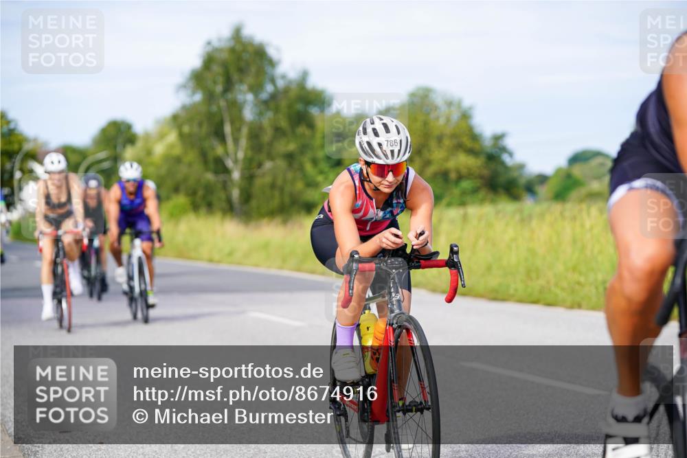 31.08.2025 - Elbe Triathlon Hamburg Michael Burmester http://msf.ph/oto/8674916 31.08.2025 10:17:10 Radfahren 671, 682, 696, 727, 739, 754, 786, 874, 877, 912 meine-sportfotos.de