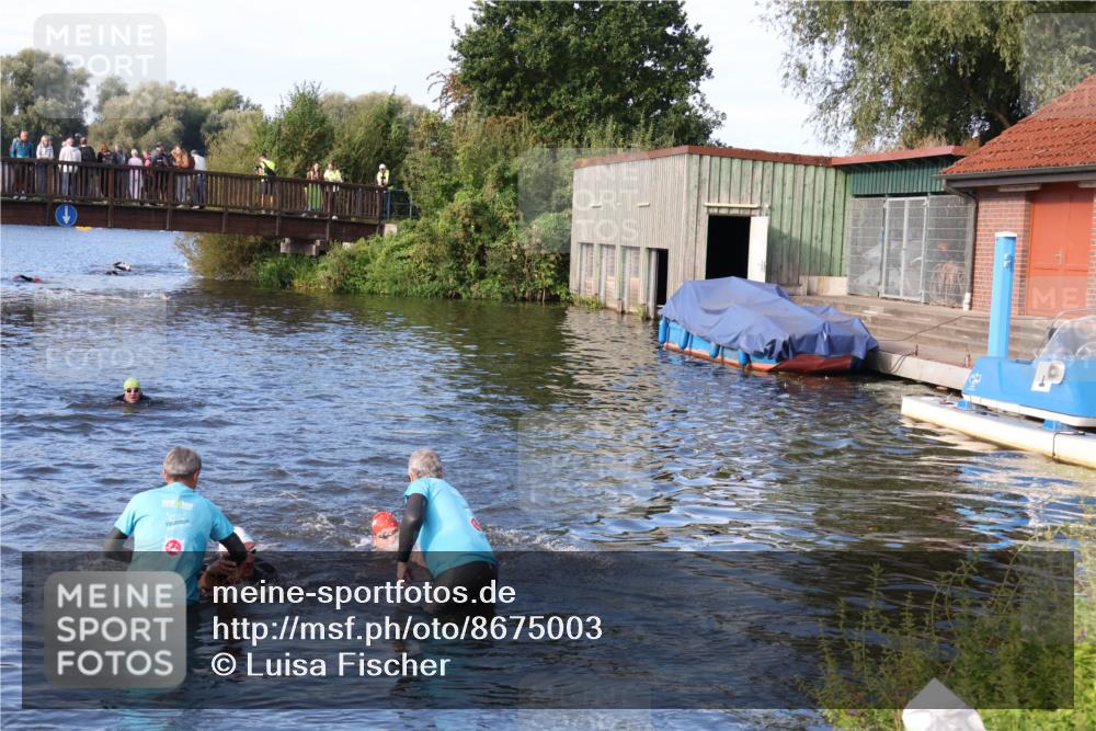 31.08.2025 - Elbe Triathlon Hamburg Luisa Fischer http://msf.ph/oto/8675003 31.08.2025 08:53:39 Schwimmen 467, 554 meine-sportfotos.de