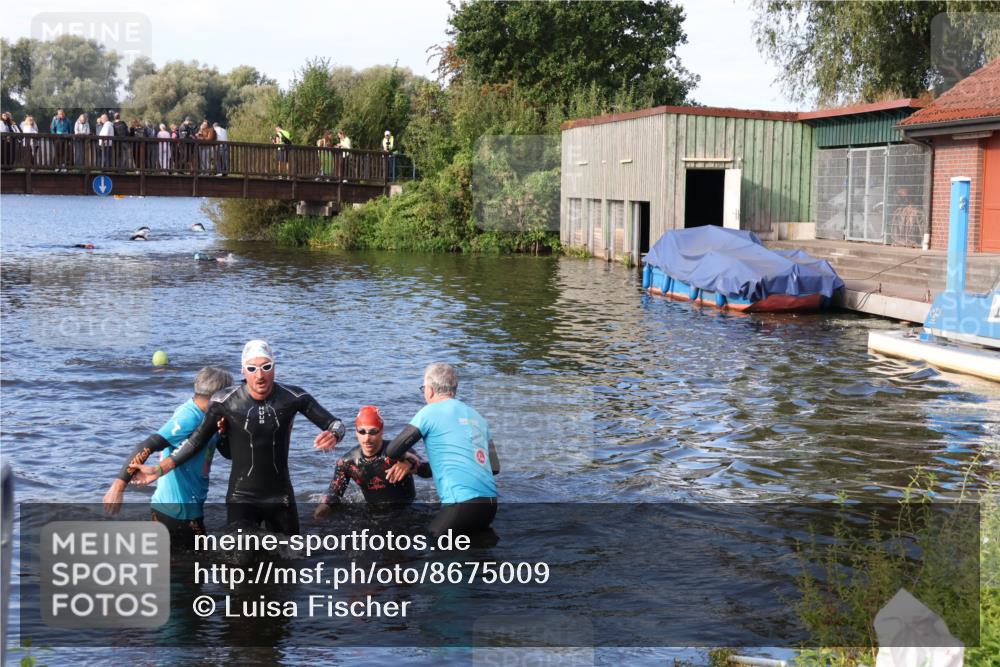 31.08.2025 - Elbe Triathlon Hamburg Luisa Fischer http://msf.ph/oto/8675009 31.08.2025 08:53:41 Schwimmen 467, 554 meine-sportfotos.de