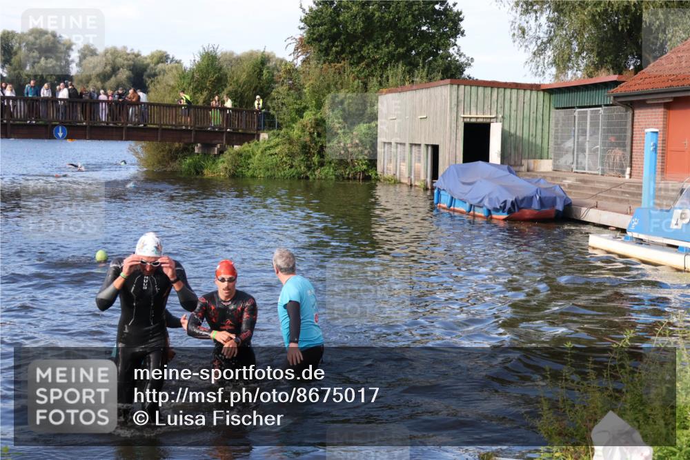31.08.2025 - Elbe Triathlon Hamburg Luisa Fischer http://msf.ph/oto/8675017 31.08.2025 08:53:42 Schwimmen 467, 554 meine-sportfotos.de