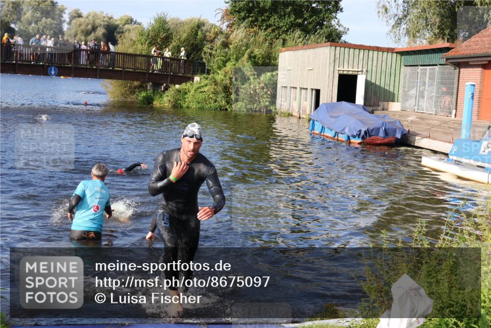 31.08.2025 - Elbe Triathlon Hamburg Luisa Fischer http://msf.ph/oto/8675097 31.08.2025 08:54:43 Schwimmen 506, 535 meine-sportfotos.de