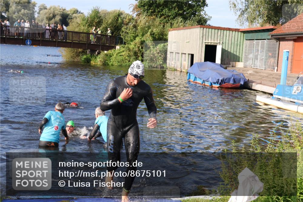 31.08.2025 - Elbe Triathlon Hamburg Luisa Fischer http://msf.ph/oto/8675101 31.08.2025 08:54:44 Schwimmen 506, 535 meine-sportfotos.de