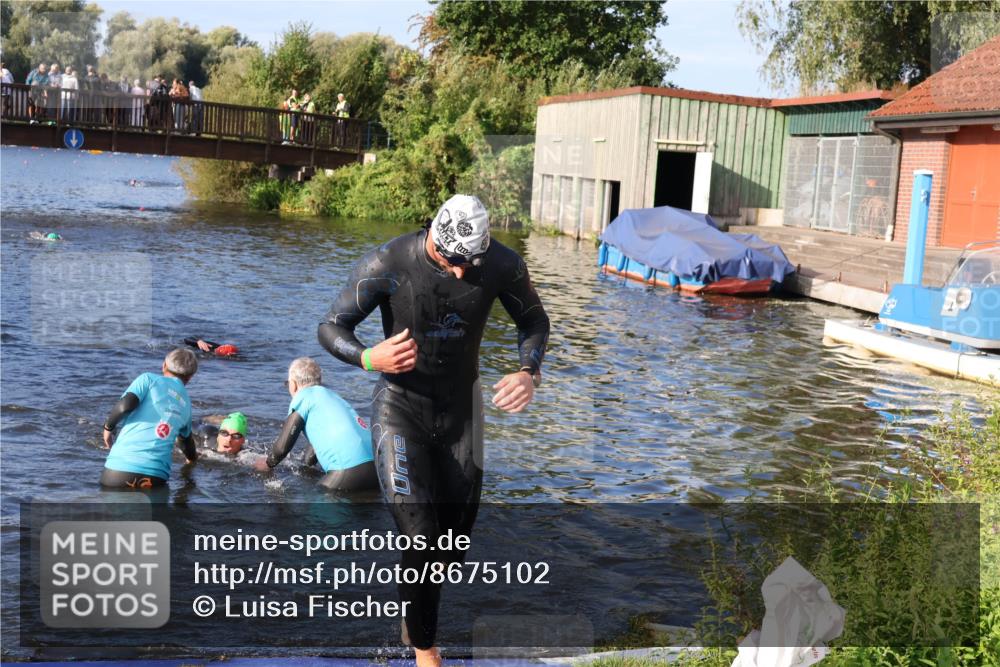 31.08.2025 - Elbe Triathlon Hamburg Luisa Fischer http://msf.ph/oto/8675102 31.08.2025 08:54:44 Schwimmen 506, 535 meine-sportfotos.de