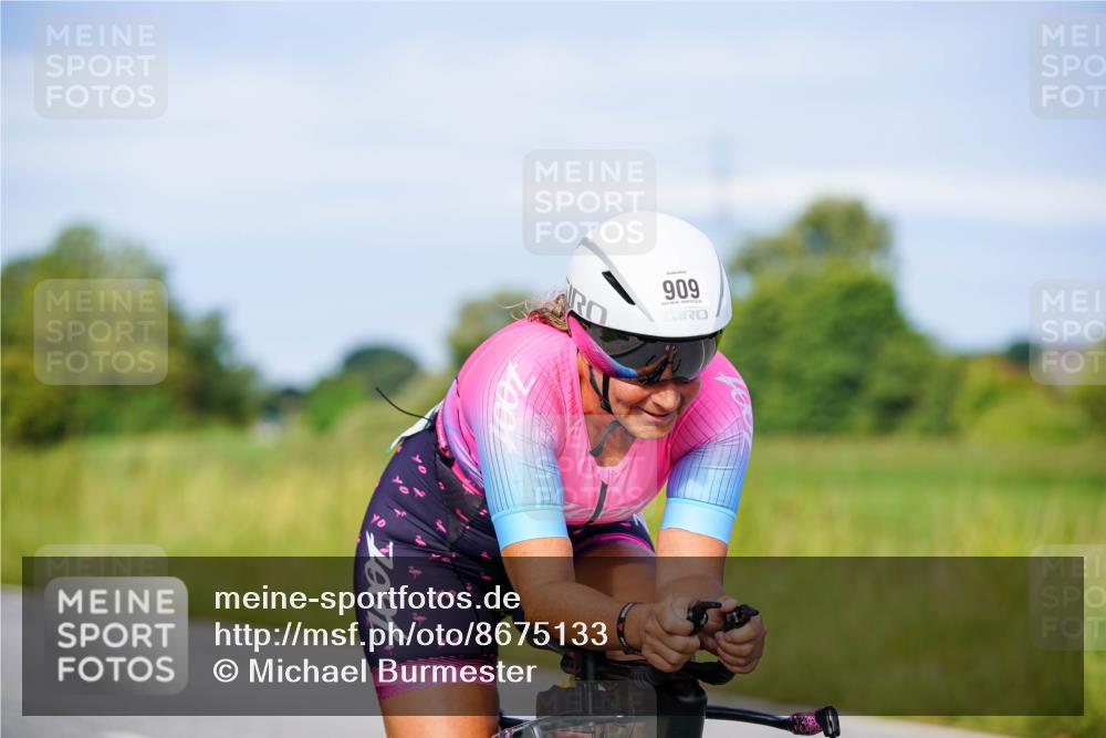 31.08.2025 - Elbe Triathlon Hamburg Michael Burmester http://msf.ph/oto/8675133 31.08.2025 10:18:09 Radfahren 850, 909 meine-sportfotos.de