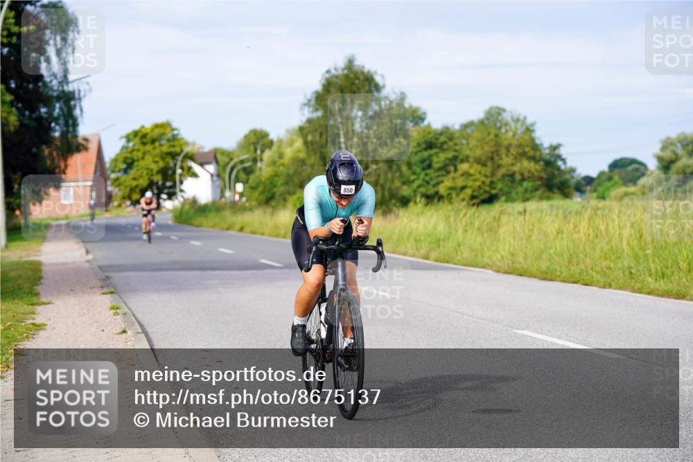 31.08.2025 - Elbe Triathlon Hamburg Michael Burmester http://msf.ph/oto/8675137 31.08.2025 10:18:16 Radfahren 850, 1032 meine-sportfotos.de