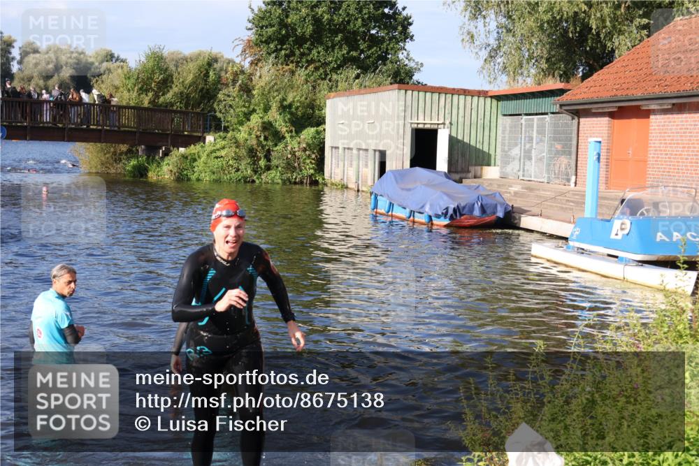 31.08.2025 - Elbe Triathlon Hamburg Luisa Fischer http://msf.ph/oto/8675138 31.08.2025 08:55:02 Schwimmen 288 meine-sportfotos.de