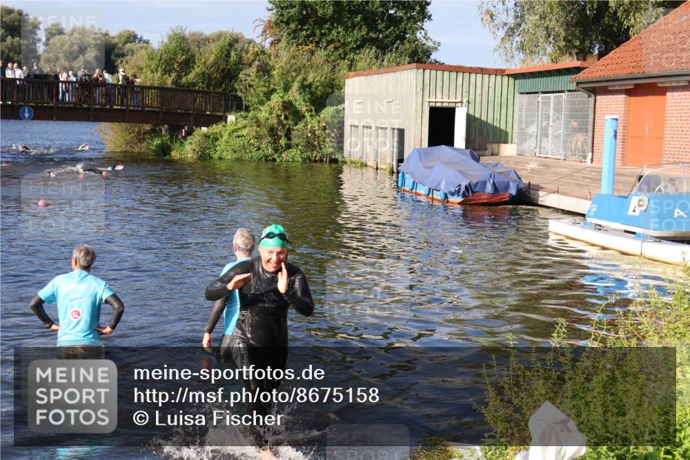 31.08.2025 - Elbe Triathlon Hamburg Luisa Fischer http://msf.ph/oto/8675158 31.08.2025 08:55:25 Schwimmen 302 meine-sportfotos.de