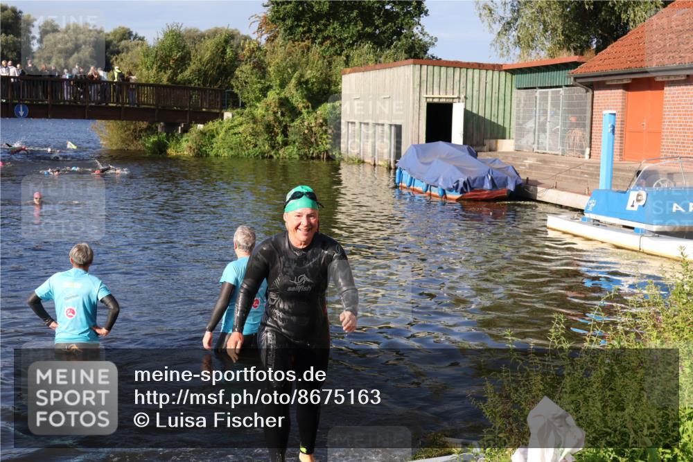 31.08.2025 - Elbe Triathlon Hamburg Luisa Fischer http://msf.ph/oto/8675163 31.08.2025 08:55:26 Schwimmen 302 meine-sportfotos.de