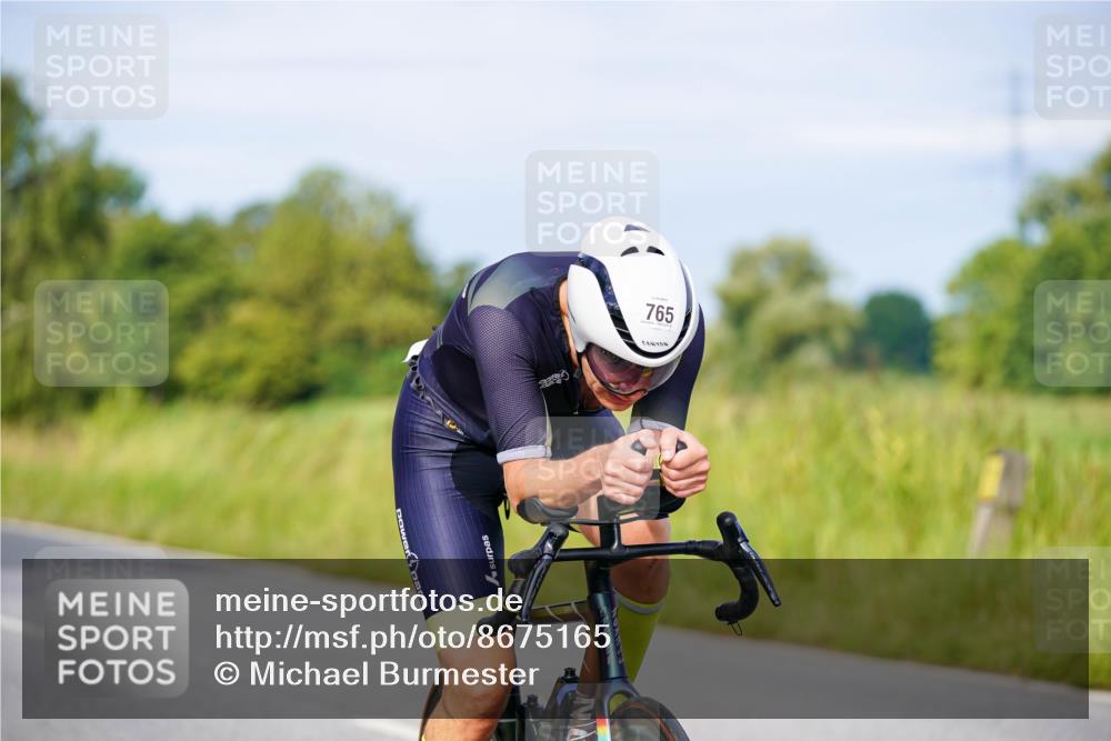 31.08.2025 - Elbe Triathlon Hamburg Michael Burmester http://msf.ph/oto/8675165 31.08.2025 10:18:27 Radfahren 918 meine-sportfotos.de