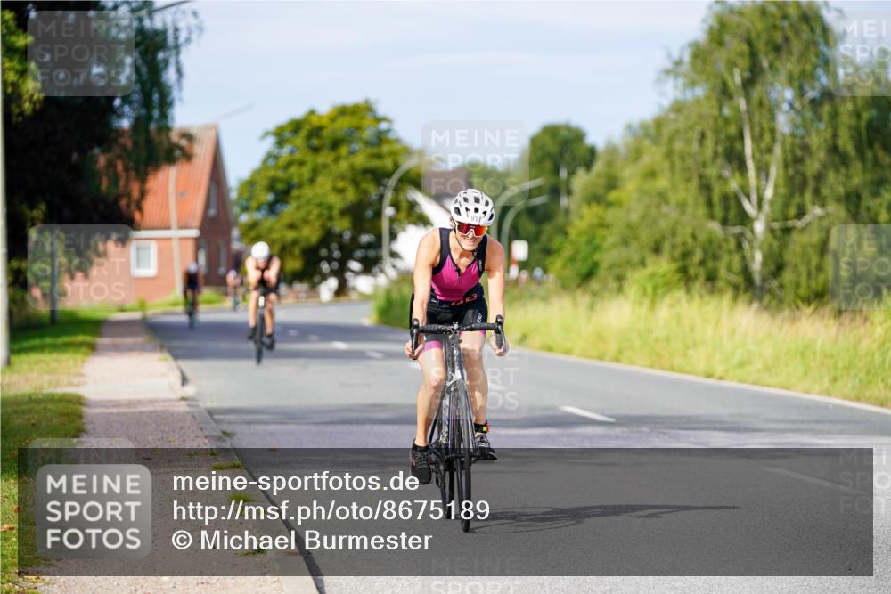 31.08.2025 - Elbe Triathlon Hamburg Michael Burmester http://msf.ph/oto/8675189 31.08.2025 10:18:43 Radfahren 911, 938 meine-sportfotos.de