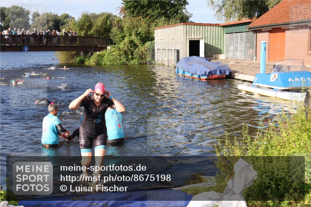 31.08.2025 - Elbe Triathlon Hamburg Luisa Fischer http://msf.ph/oto/8675198 31.08.2025 08:55:56 Schwimmen 304, 450, 468, 549 meine-sportfotos.de