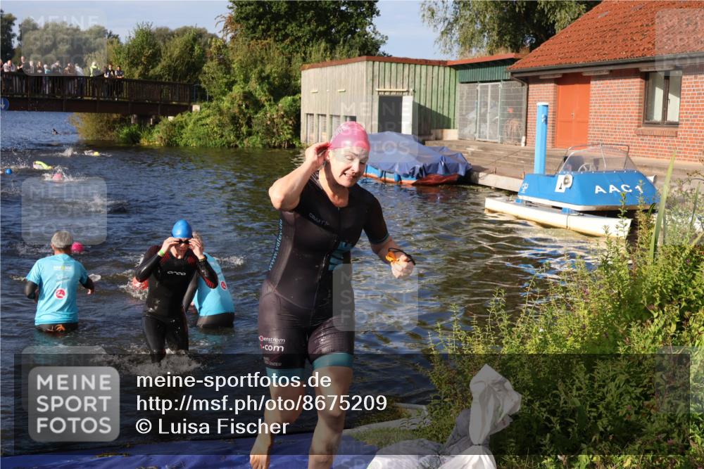 31.08.2025 - Elbe Triathlon Hamburg Luisa Fischer http://msf.ph/oto/8675209 31.08.2025 08:55:58 Schwimmen 304, 441, 450, 468, 549 meine-sportfotos.de