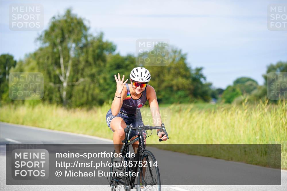 31.08.2025 - Elbe Triathlon Hamburg Michael Burmester http://msf.ph/oto/8675214 31.08.2025 10:18:51 Radfahren 778, 901 meine-sportfotos.de