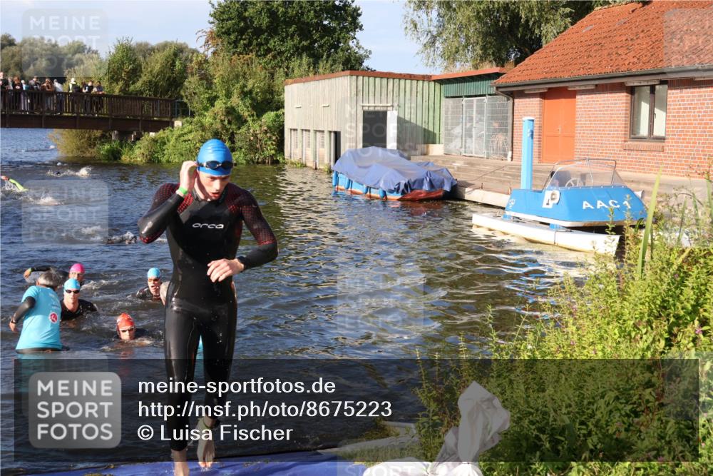31.08.2025 - Elbe Triathlon Hamburg Luisa Fischer http://msf.ph/oto/8675223 31.08.2025 08:56:00 Schwimmen 304, 441, 450, 468, 549 meine-sportfotos.de