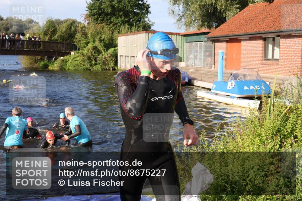 31.08.2025 - Elbe Triathlon Hamburg Luisa Fischer http://msf.ph/oto/8675227 31.08.2025 08:56:01 Schwimmen 304, 441, 450, 468, 549 meine-sportfotos.de