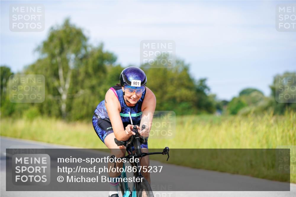 31.08.2025 - Elbe Triathlon Hamburg Michael Burmester http://msf.ph/oto/8675237 31.08.2025 10:18:59 Radfahren 690, 901, 944 meine-sportfotos.de