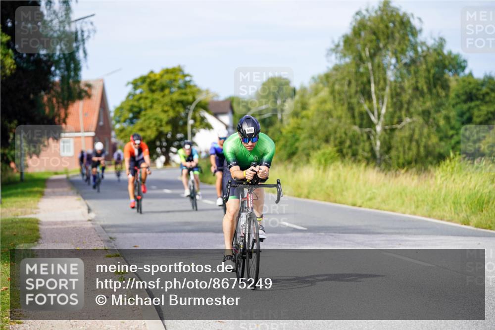 31.08.2025 - Elbe Triathlon Hamburg Michael Burmester http://msf.ph/oto/8675249 31.08.2025 10:19:04 Radfahren 487, 674, 690, 735, 777, 944 meine-sportfotos.de