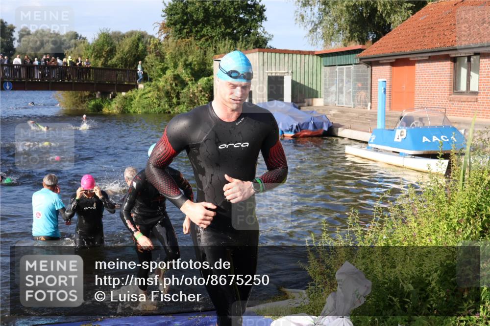 31.08.2025 - Elbe Triathlon Hamburg Luisa Fischer http://msf.ph/oto/8675250 31.08.2025 08:56:08 Schwimmen 392, 441, 450, 476, 540, 549 meine-sportfotos.de