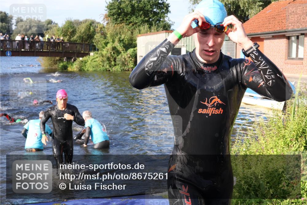 31.08.2025 - Elbe Triathlon Hamburg Luisa Fischer http://msf.ph/oto/8675261 31.08.2025 08:56:10 Schwimmen 392, 441, 476, 540, 549 meine-sportfotos.de